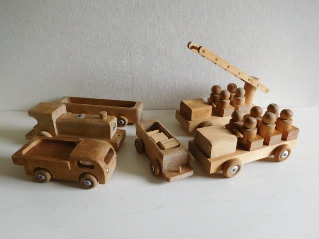6 vintage wooden toy cars - Jukka made in Finland