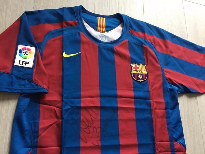 Signed FC Barcelona Home Shirt - Mark van Bommel