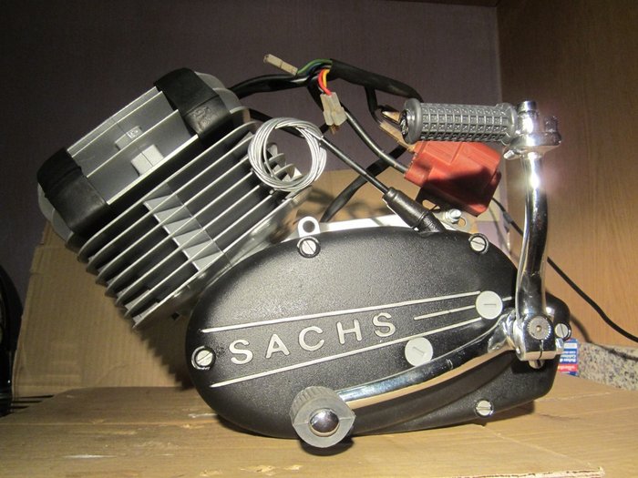 Sachs engine - 2-stroke, 5 speeds - circa 1975