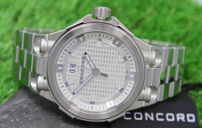 Concord - C2 Big Date - Swiss Made - Stainless Steel Mens Watch - New