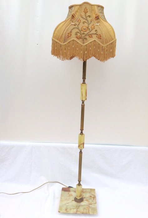 Ongebruikt Graceful vintage floor lamp with shade - Catawiki LA-72
