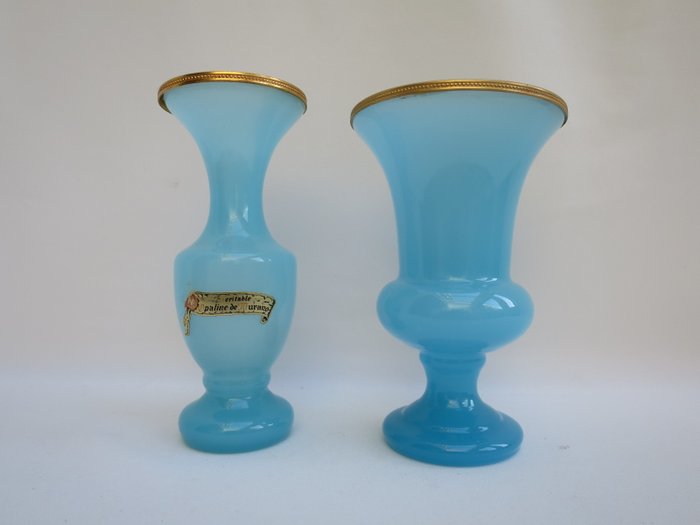 Opaline de Murano - 2 vases in light blue