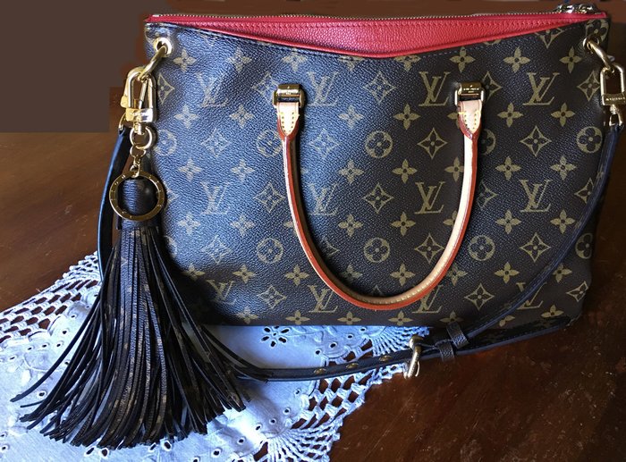Louis Vuitton - Monogram Tassel Bag Charm - Catawiki