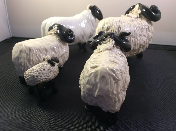 Beswick porcelain and Castle Wynd Pottery - Sculptures of one sheep, three rams and one lamb