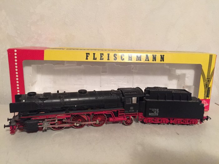 Fleischmann H0 - 1362 - Dampflokomotive BR 01 der DB, mit Rauchgenerator