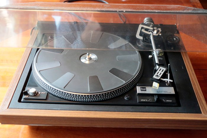 DUAL 1237 TURNTABLE WITH AN EXCELLENT ORTOFOON FF 15E