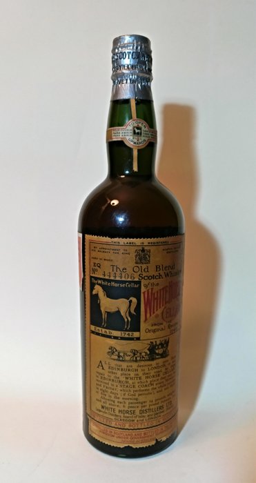 White Horse Cellar Whisky 'The Old Blend Scotch Whisky' - bottled 1940s