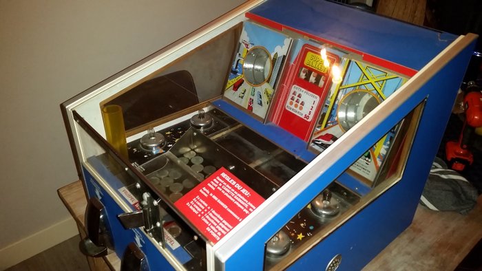 Royal Banker Coin Pusher / Bulldozer from the fairground 1970s/80s, works perfectly with a lot of coins and bonus fruit machine
