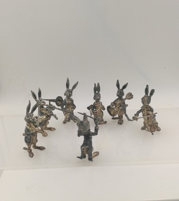 Original orquesta en plata de figuritas de conejos - Joyeria Alberty, diseñador JM Calero - España - siglo 20/21