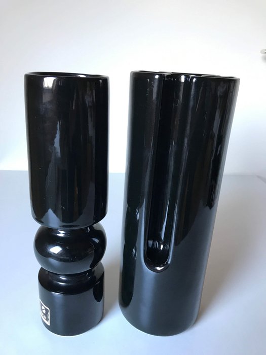 Angelo Spagnolo - Sicart - Set of two ceramic black Vases
