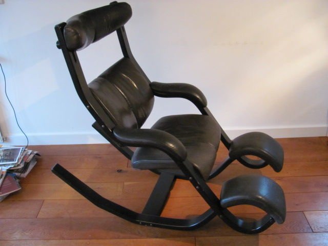 gravity stokke chair