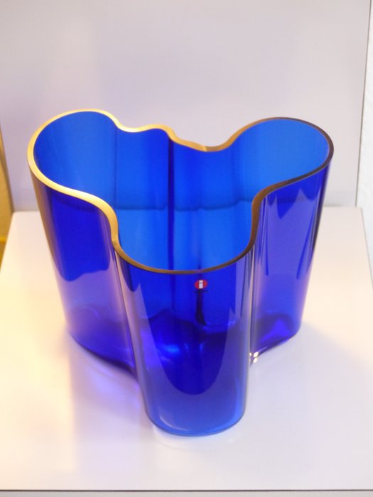 Alvar Aalto - vase Savoy, in cobalt blue