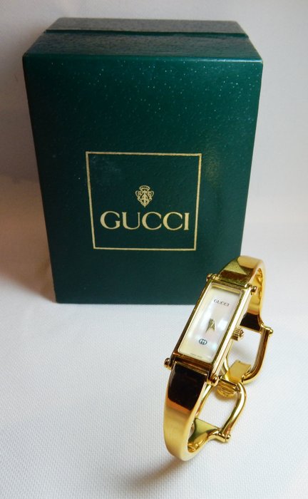 Gucci 1500L Montre pour femme, cadran nacre / mother of pearl - Superbe - Iconique des années 1990
