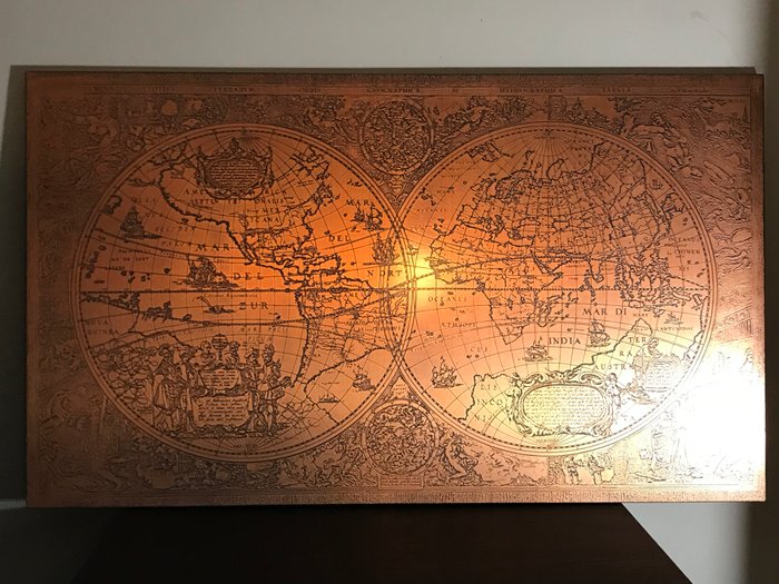 Large map of the world in copper according to Hendrik Hondius
