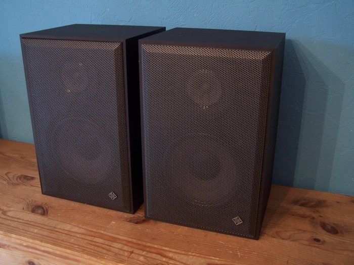 Telefunken L80 HiFi speakers, vintage two-way speaker cabinets, solid wood cabinet