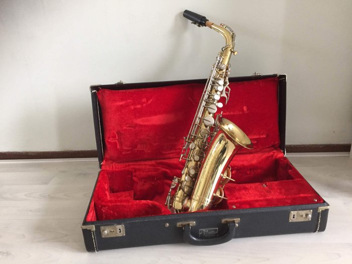 Serial number location saxophone Amati Saxophone