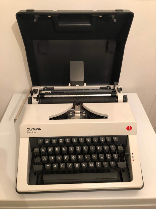 Olympia Monica Typewriter