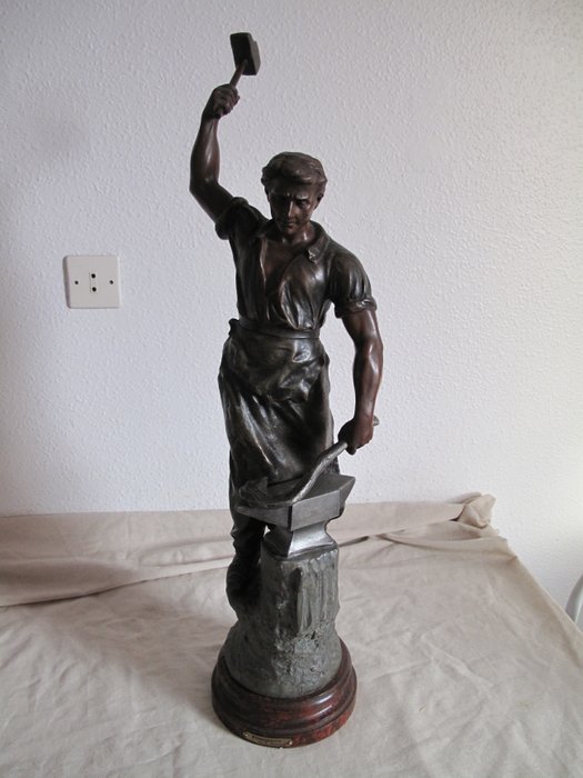 Large sculpture in spelter, representing a blacksmith at work - signed J. Becox - France - early 20th century