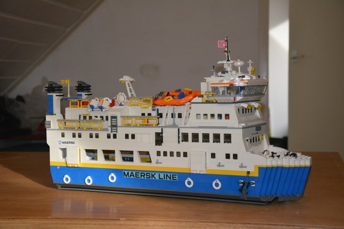 Lego ships