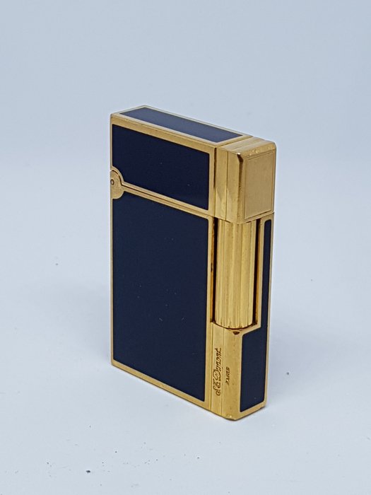 St Dupont lighter in Chinese lacquer