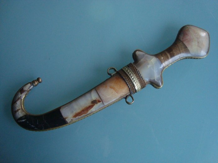 Dagger knife Moroccan and sheath in agate and carnelian, 1950, Morocco the Ourika valley