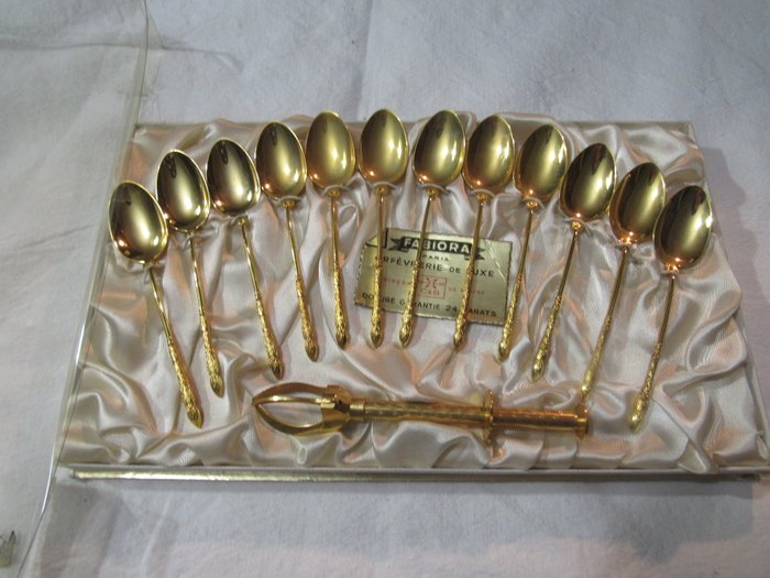 Fabiora, luxury silverware manufacturer, 12 teaspoons plus sugar tongs