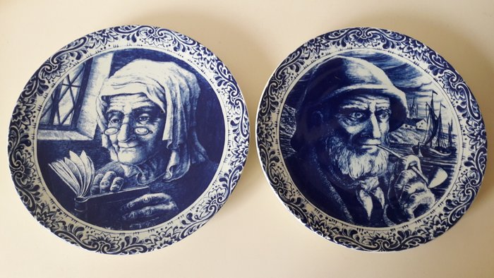 2 plates Boch Delfts blue