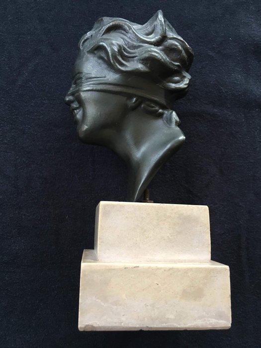 Statua scultura bronzo - dea bendata Firmata Paolo Uccello 