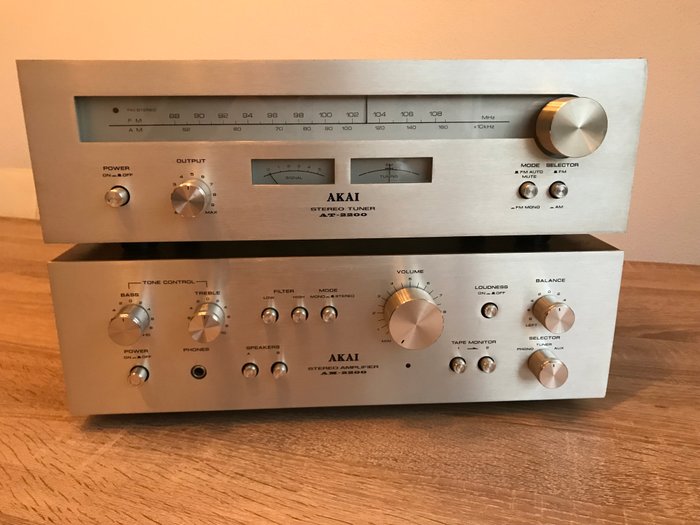 Vintage Akai AM-2200 amplifier + Akai AT-2200 Tuner