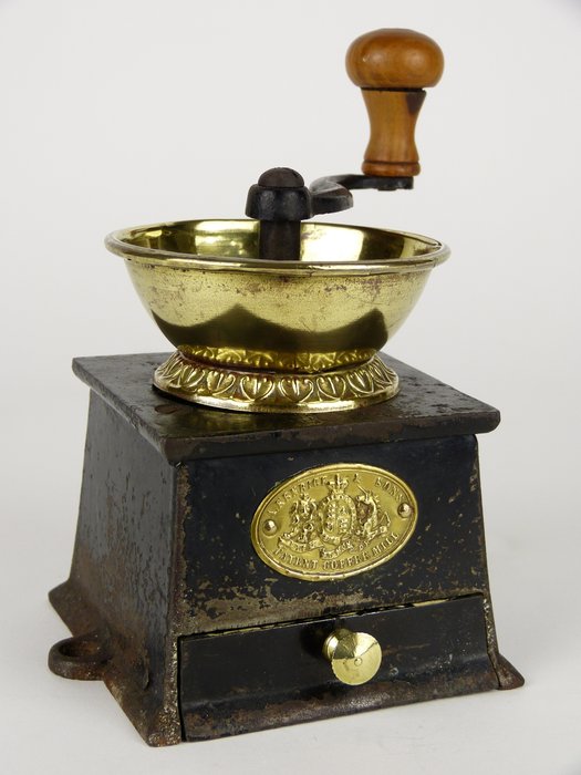 Cast iron coffee grinder/mill - Archibald Kenrick & Sons model № 0 - England late 19th century