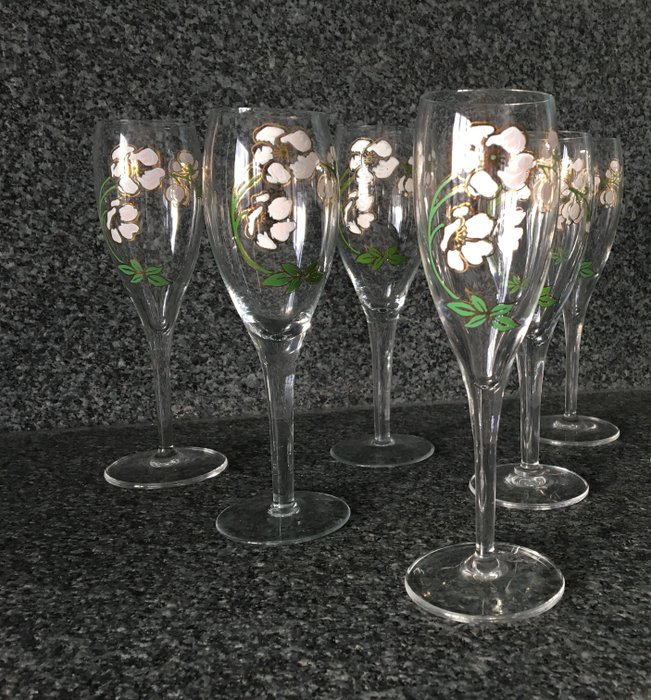 Perrier Jouet, 6 champagne flutes, Emile Gallé anemone