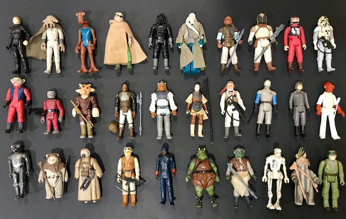 Lot of 30 Star Wars vintage Kenner figures 