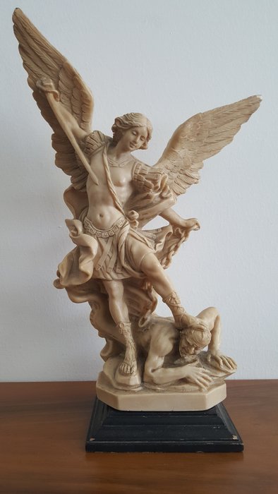 Santini - Sculpture - 大天使邁克爾 1 - Avoriolina