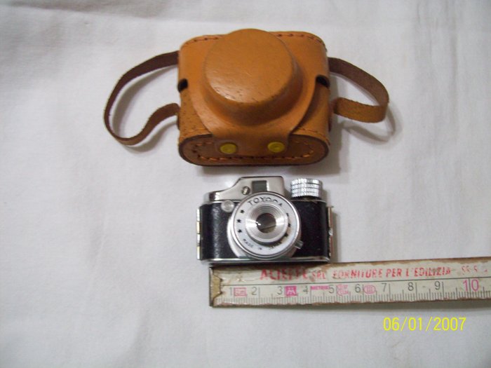 Mini camera with film - 1950 - made in Japan