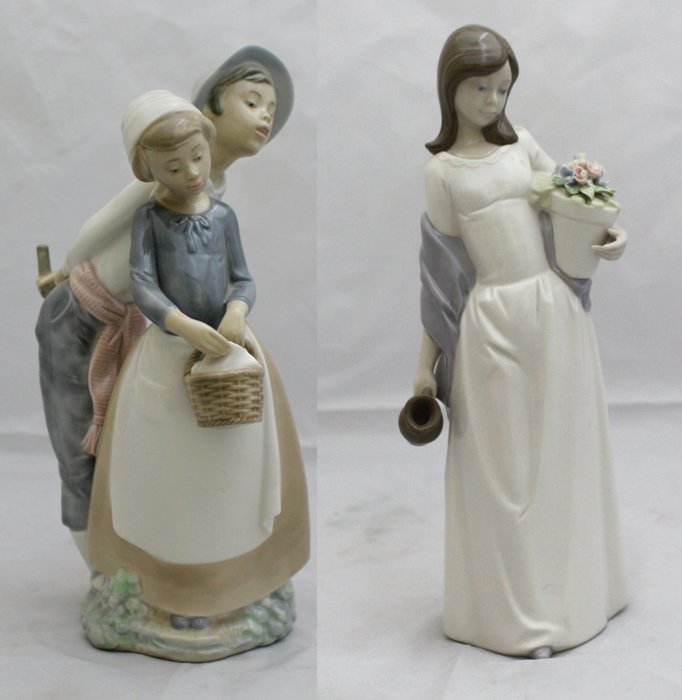 Nao by Lladro & Nadal - 對 小雕像