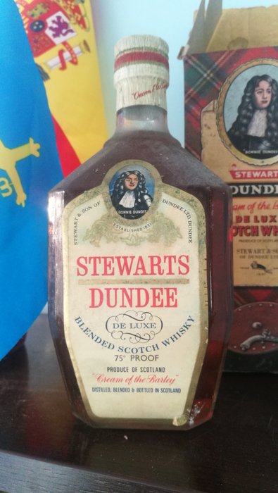 Stewart's Dundee Decanter - 1960s 