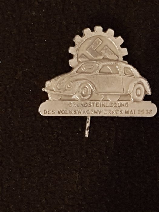 1. Badge for the Laying of the foundation stone of the Volkswagen factory in May 1938
