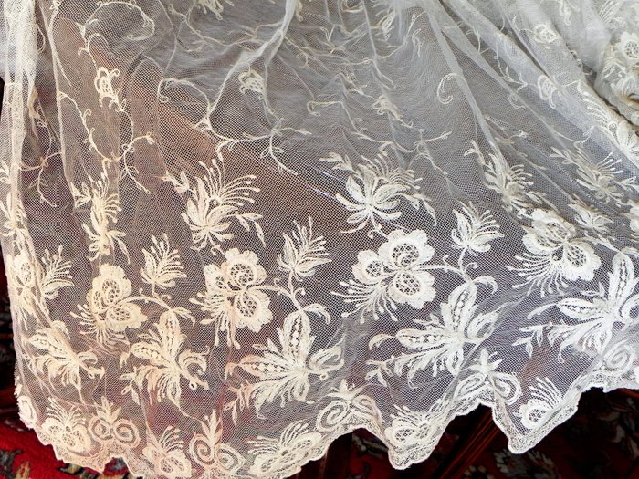 Spitzengardine Florentiner Tüll Stickerei Stoff  (1) - Baumwolle - 18. Jahrhundert