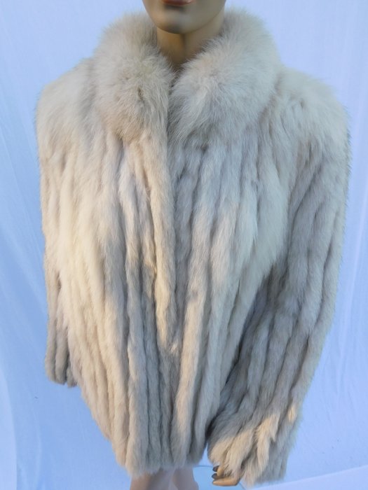 Saga FOX - 壯觀的美麗的白色北極狐皮大衣- Catawiki