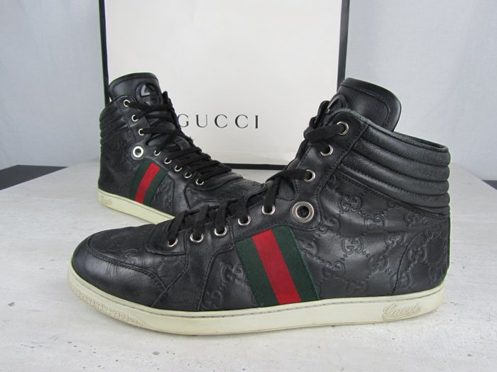 Gucci - 221825 Leather GG Signature Sneakers