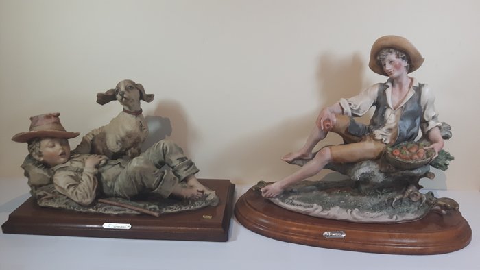 Giuseppe Armani - Capodimonte - Sculpture collection - Boy with dog/man with apple basket