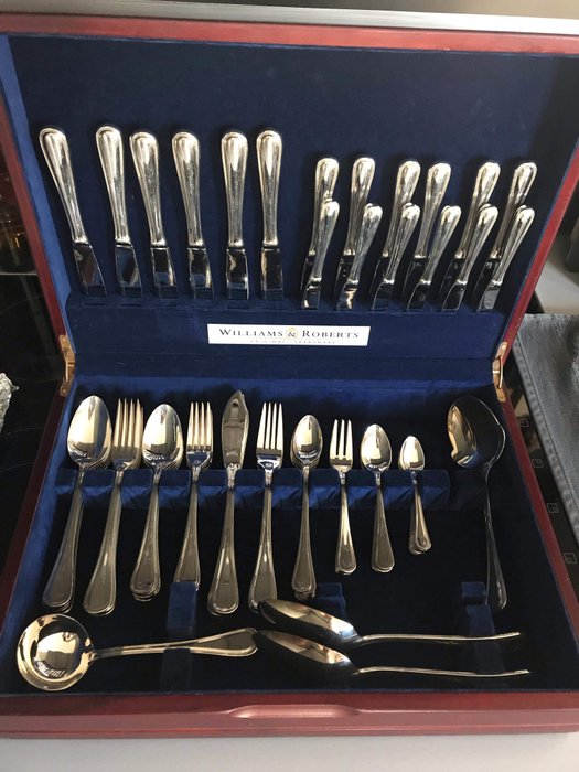 Williams & Roberts cutlery, 82 pieces