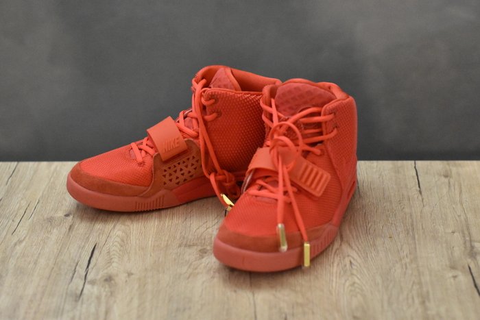 kanye west nike air yeezy 2 red october