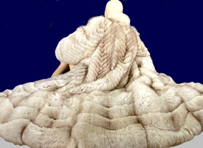 Floor Length White Fur Coat White Fox Lavish Fur No Catawiki