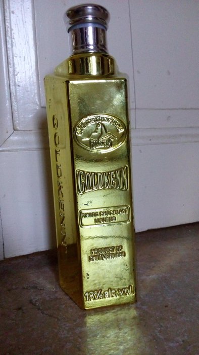 Old Switzerland Goldkenn - Swiss chocolate liqueur Bottle - Goldbar design - Glass