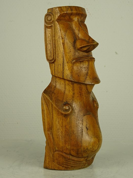 Rapa Nui wood carving of a Moai - Easter Island 