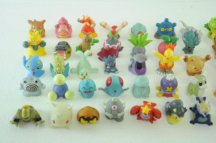 pokemon figurine set