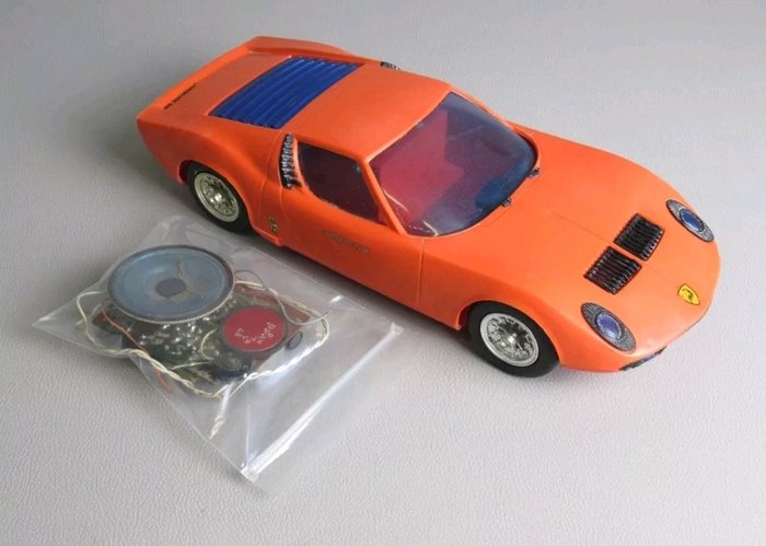 Miniaturas / Juguetes - Wegatoys - Lamborghini Miura Con Radio - Rara - 1970-1970 (1 objetos) 