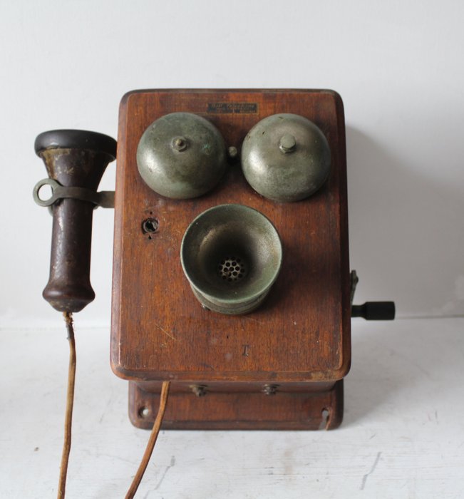 Bell Telephone, Meg Company -antique wooden wall telephone-telephone - 1 - Wood - oak