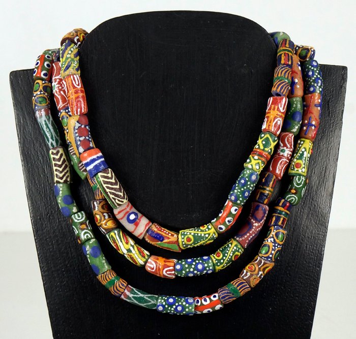 GHANIAN KROBO /& GLASS necklace